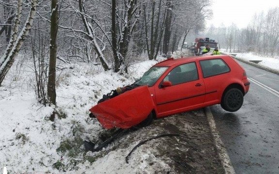 Zasnął za kierownicą – FOTO