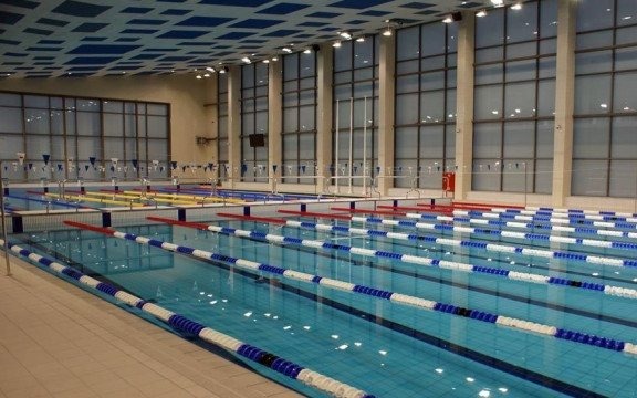 Niepełnosprawni wraz z opiekunami popływają za złotówkę
