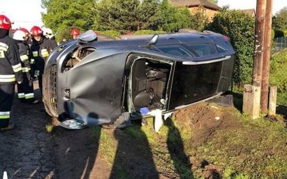 Dwa zderzenia. Dziecko w jednym z samochodów – FOTO