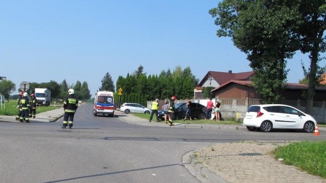 Wyprzedzał na skrzyżowaniu? Ustala to policja