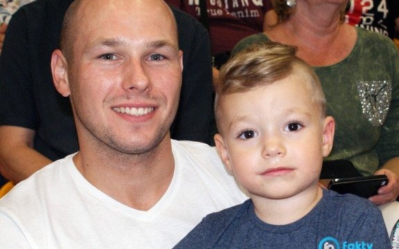 Hala sportowa już służy oświęcimianom – FILM, FOTO