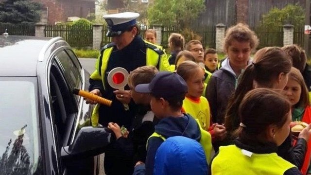 Dzieci nagradzały i karały kierowców – FOTO