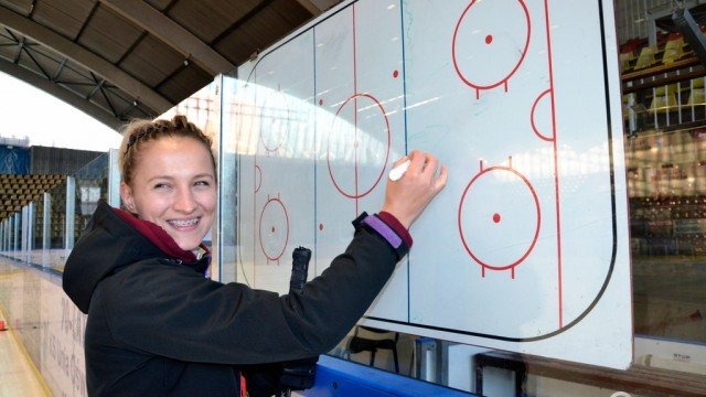 Charytatywni hokeiści MOWP już po treningach – FILM, FOTO