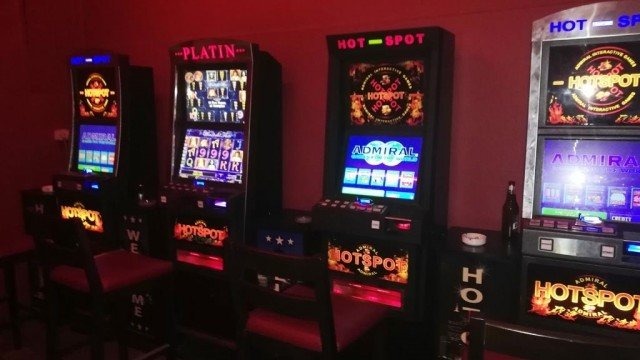 Hot spoty musieli odcinać kątówką – FOTO