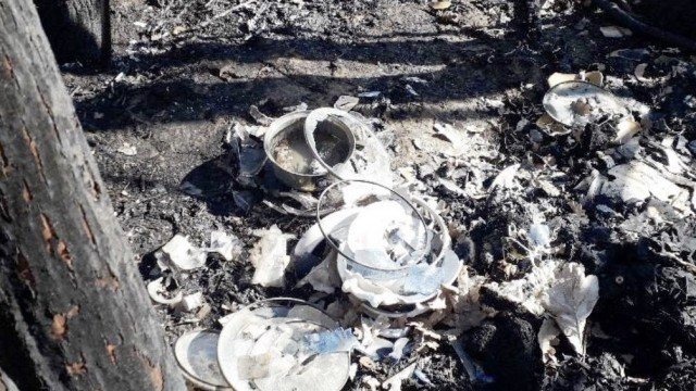 Zwęglone zwłoki w szałasie – FOTO