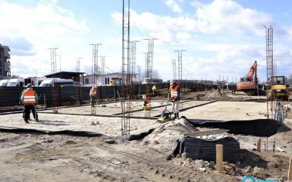 Rośnie budynek komisariatu – FILM, FOTO