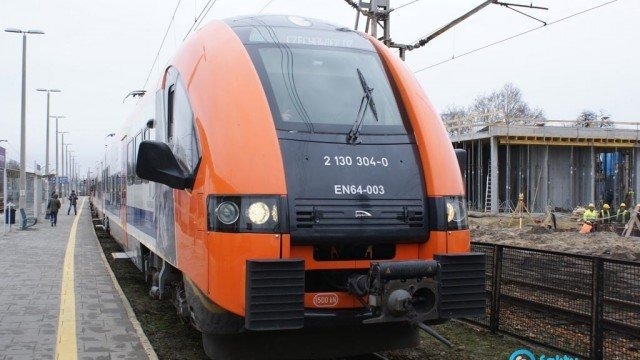 Pociągi jadą objazdem przez Oświęcim