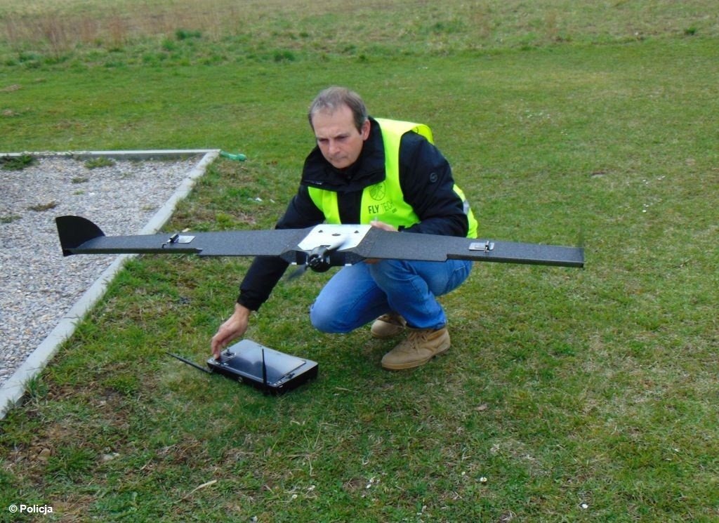 Dron pomaga policjantom szukać zaginionego – FOTO