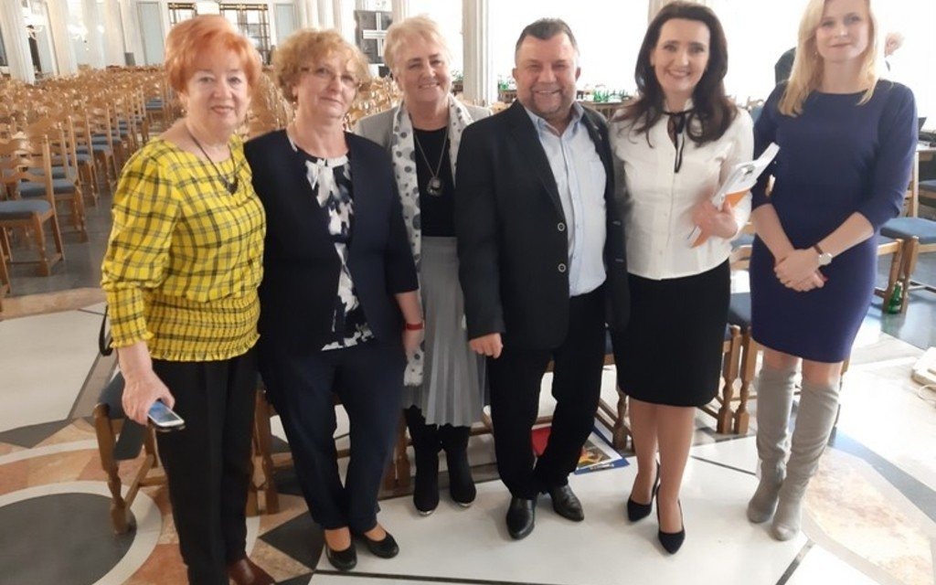 Seniorzy odwiedzili Warszawę – FOTO