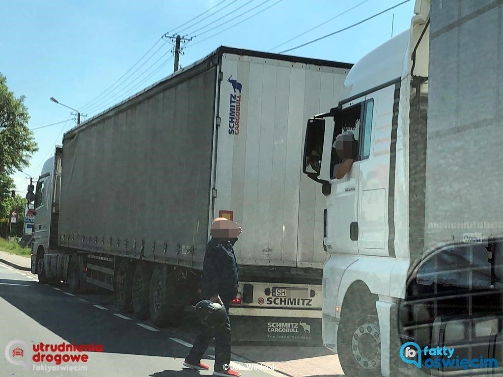 Kierowcy tirów ignorują informacje o objeździe – FILM, FOTO