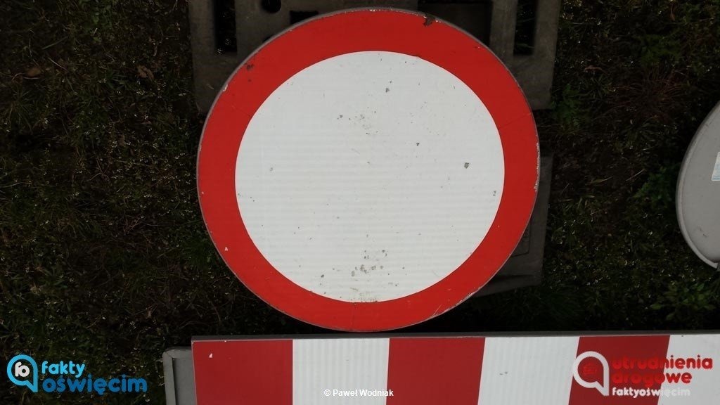 Zamknięty most na Sole w Łękach