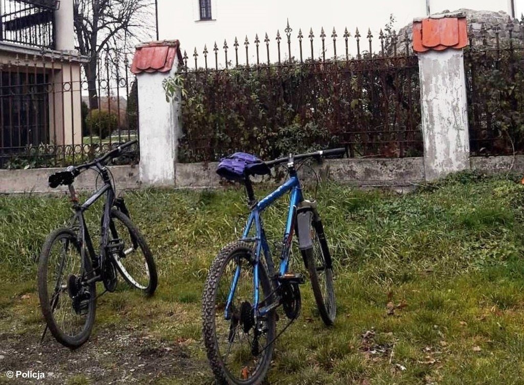 Na pogrzeb rowerami i z promilami