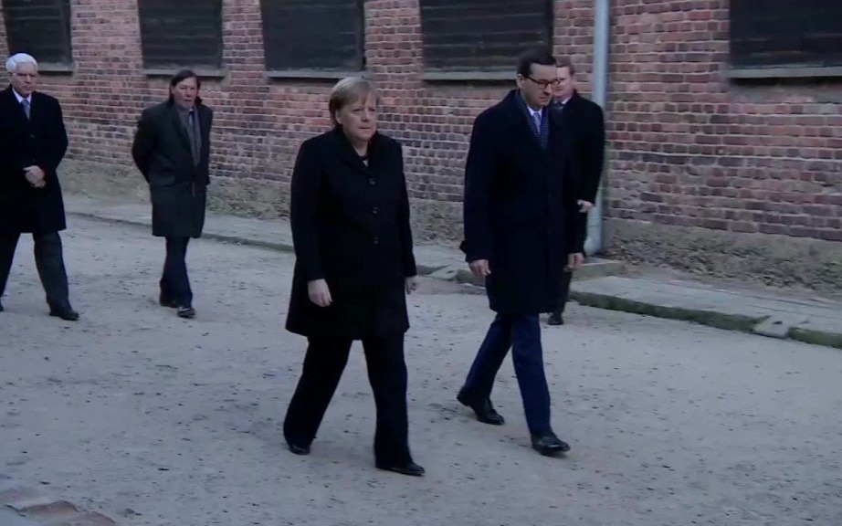 Angela Merkel w Auschwitz: Odczuwam głęboki wstyd – FILMY