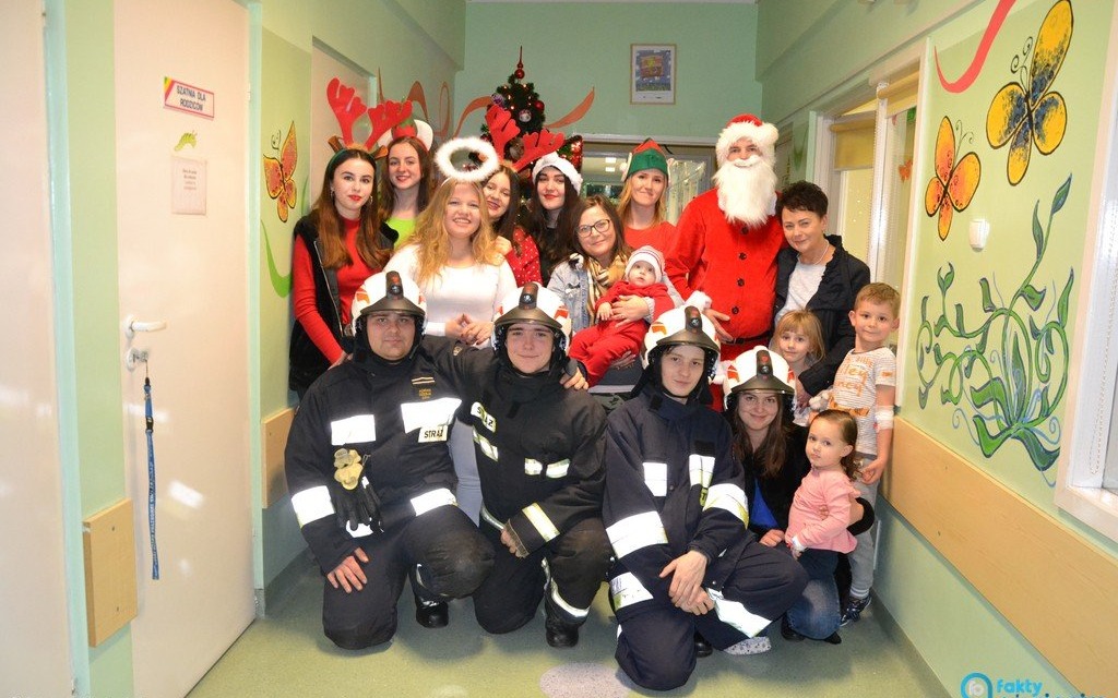 Mikołaj w szpitalu, czyli „Poduszka dla maluszka” – FILM, FOTO