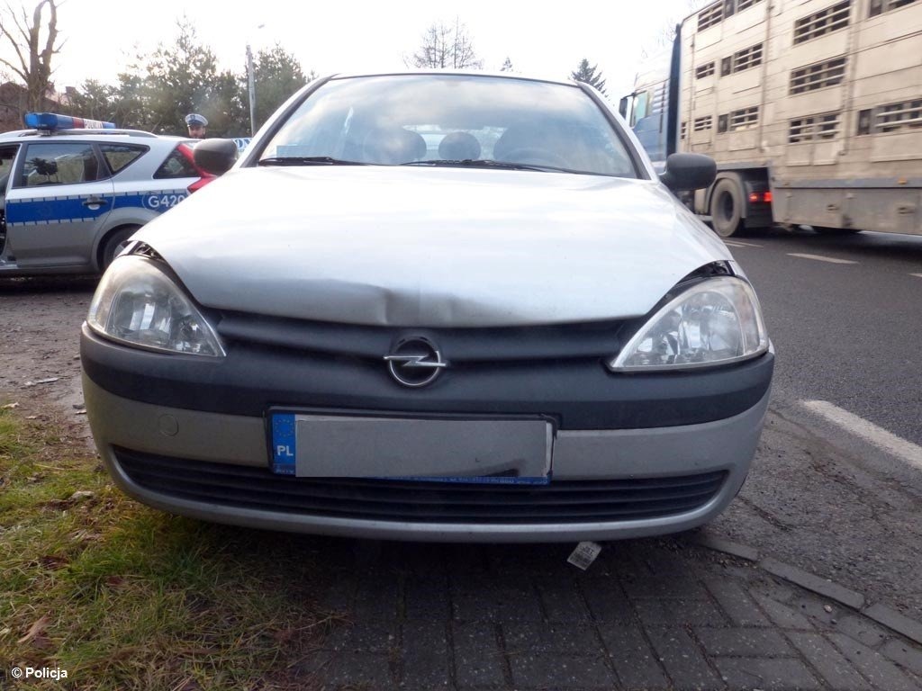 Policjanci wciąż jeżdżą do wypadków – FOTO