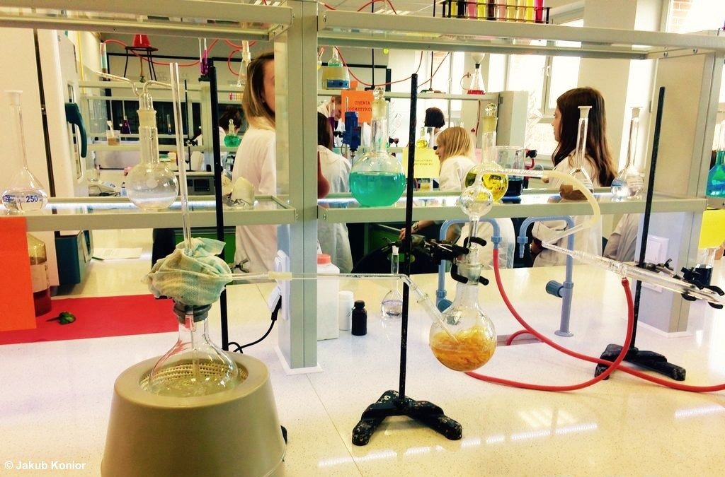 Powalcz o  tytuł młodego chemika