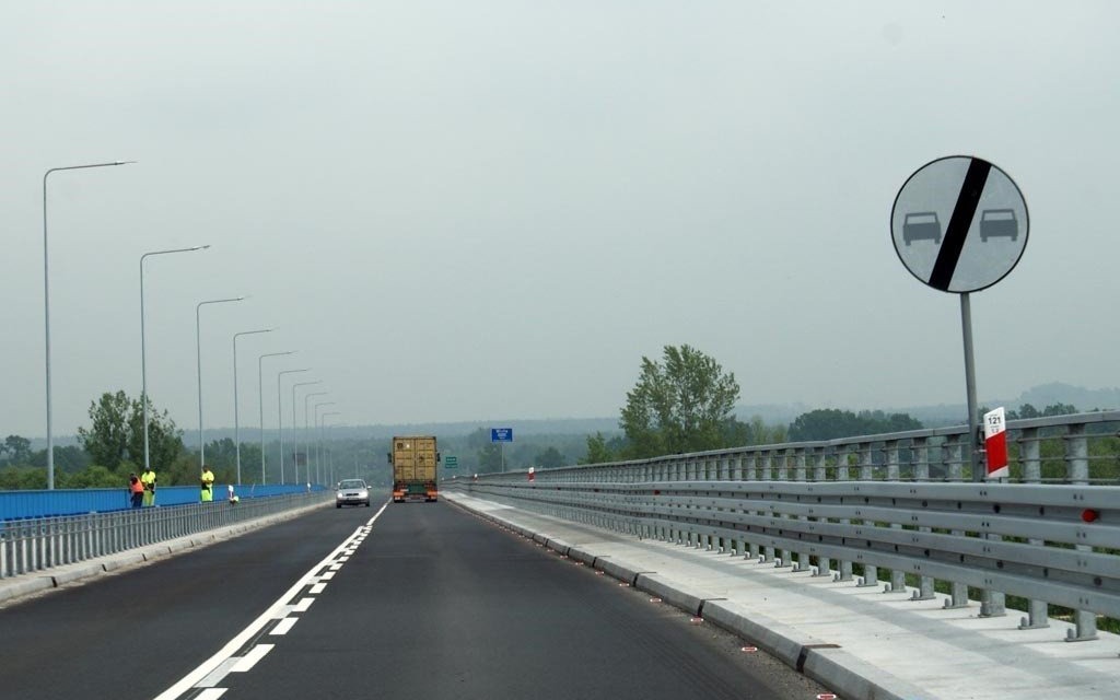 Dziewięciu chętnych na budowę S1