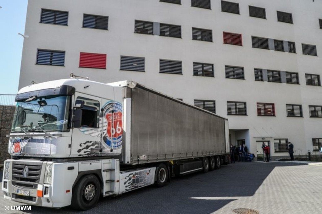 Milion maseczek dla małopolskich szpitali – FOTO