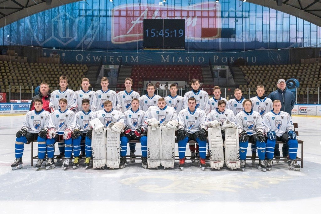 Biało-czerwone barwy w młodzieżówce