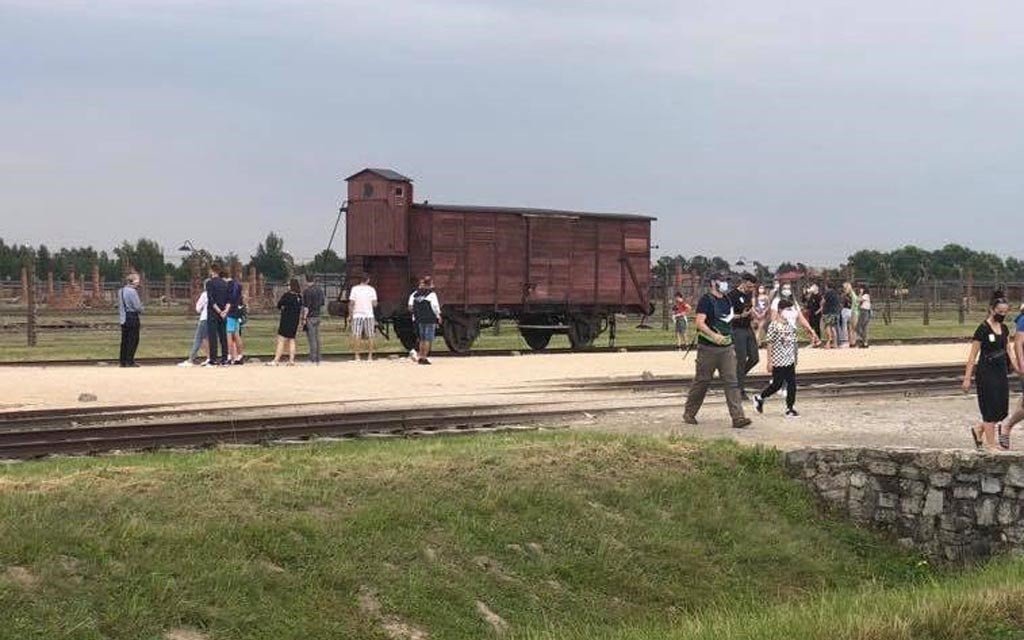 Miejsce pamięci Auschwitz dłużej otwarte dla zwiedzających
