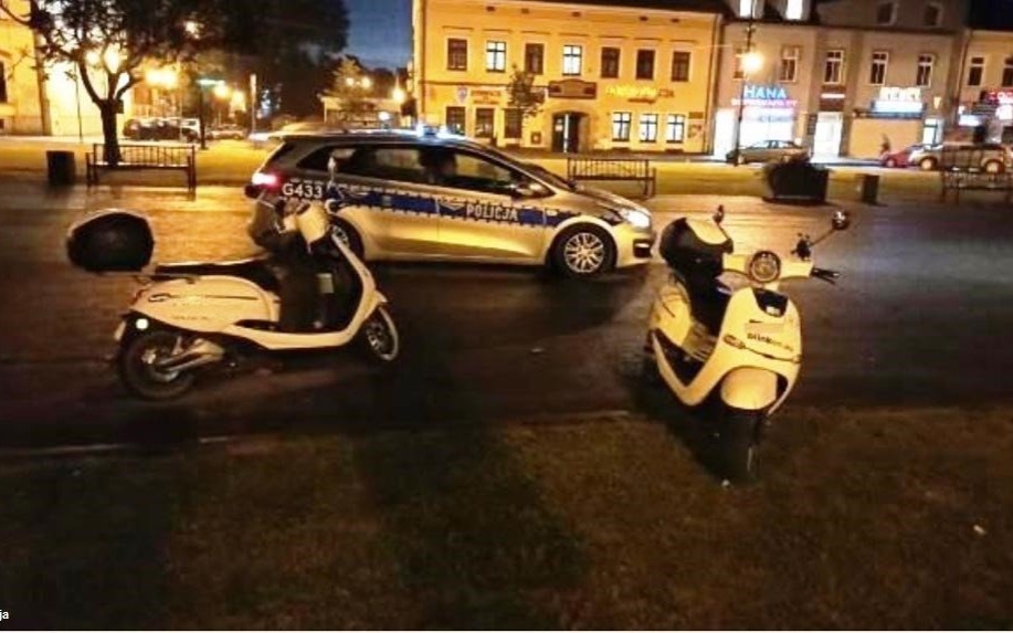Kopał skutery. Zareagowała mieszkanka Zatora
