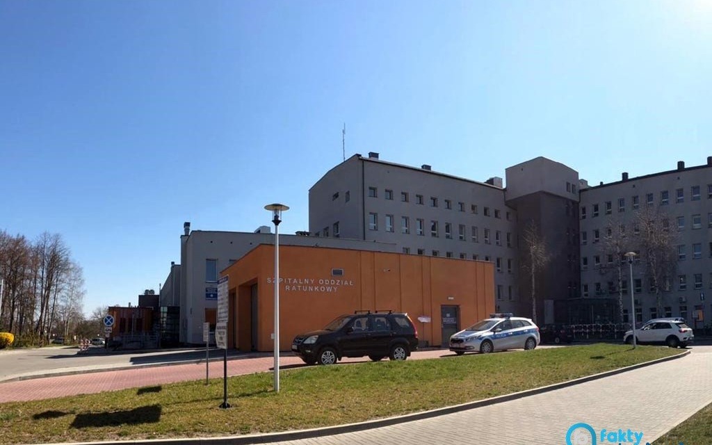 Trzy oddziały leczą pacjentów z COVID-19