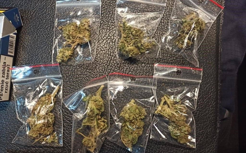 Diler prowadził samochód po narkotykach