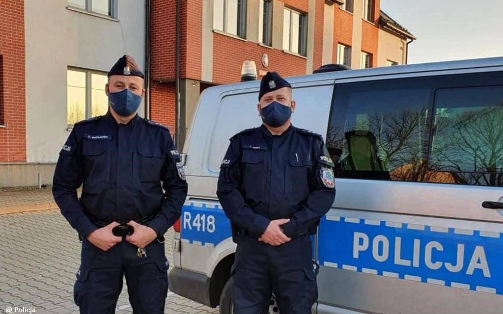 Dwaj policjanci z powiatu oświęcimskiego uratowali seniora