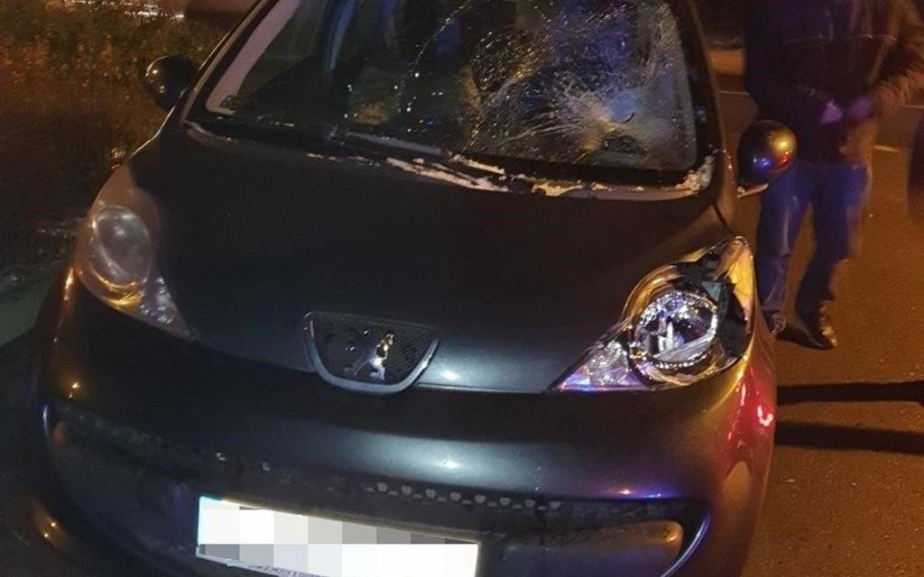 Wtargnęła na jezdnię. Jest nieprzytomna