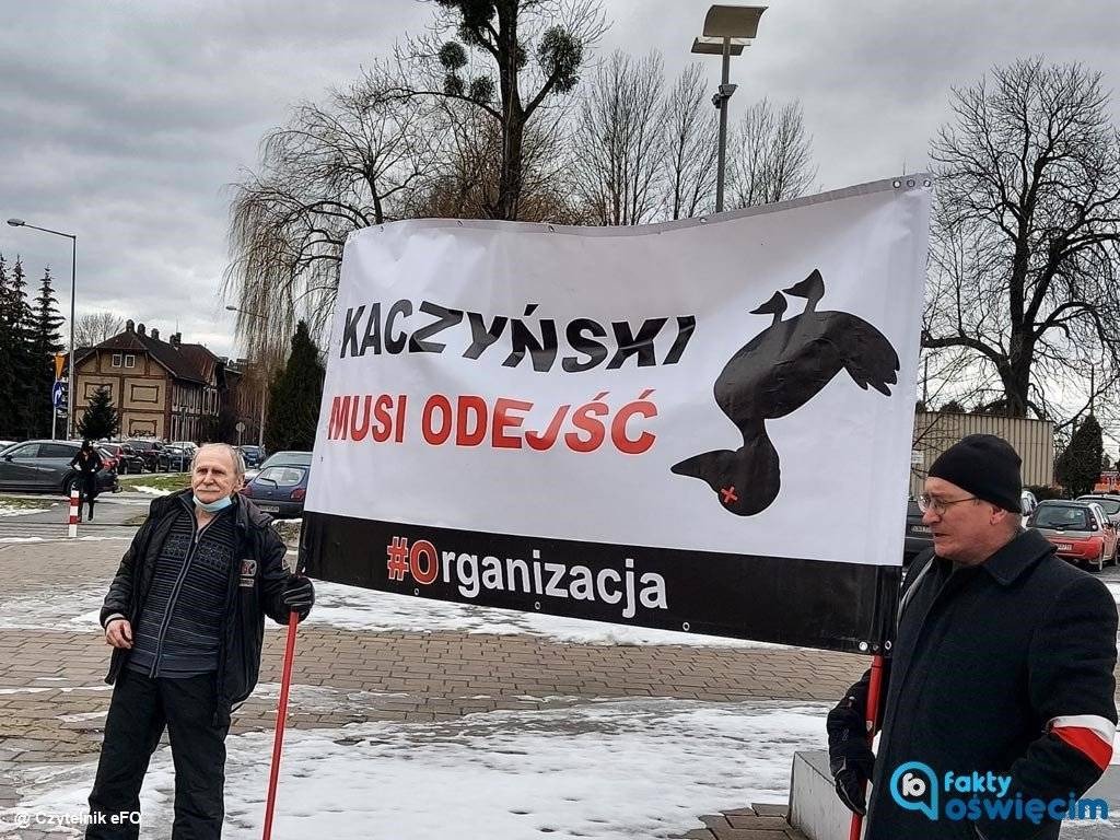 Kaczyński musi odejść, czyli dwuosobowa manifestacja – FOTO