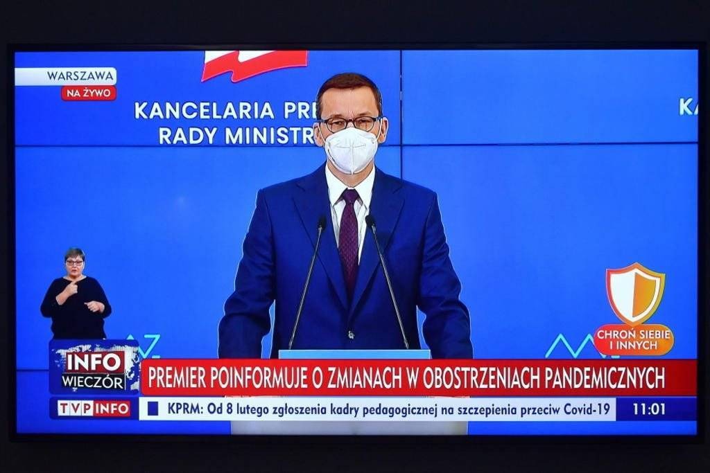 Premier: od połowy lutego otwarcie hoteli oraz kin i teatrów do 50 proc. miejsc