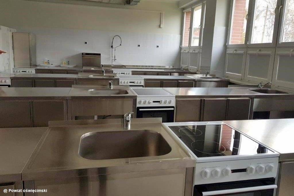 Przyszli kucharze z Kopernika z nowym sprzętem – FOTO