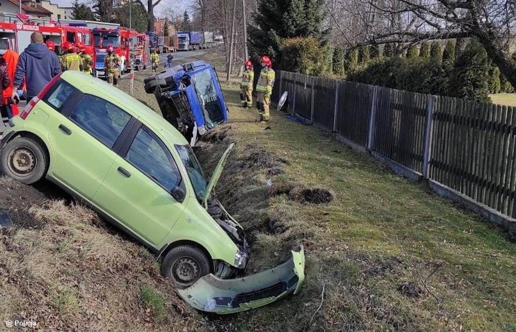 Zderzenie osobówki z dostawczakiem – FOTO