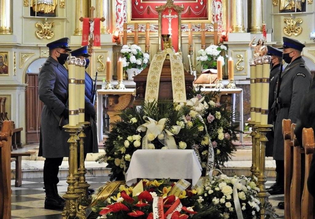 Kapelan małopolskiej policji spoczął na cmentarzu w Kętach
