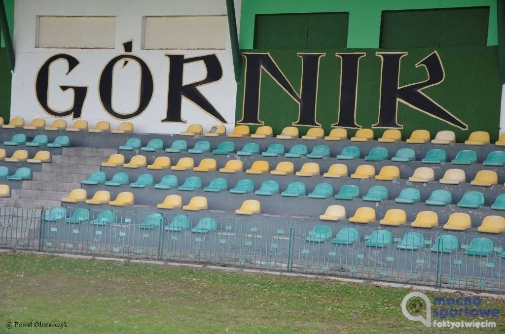 Kibice i działacze Górnika zadbali o trybuny – FOTO