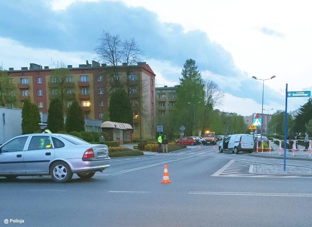 Znów zderzenie na niebezpiecznym skrzyżowaniu