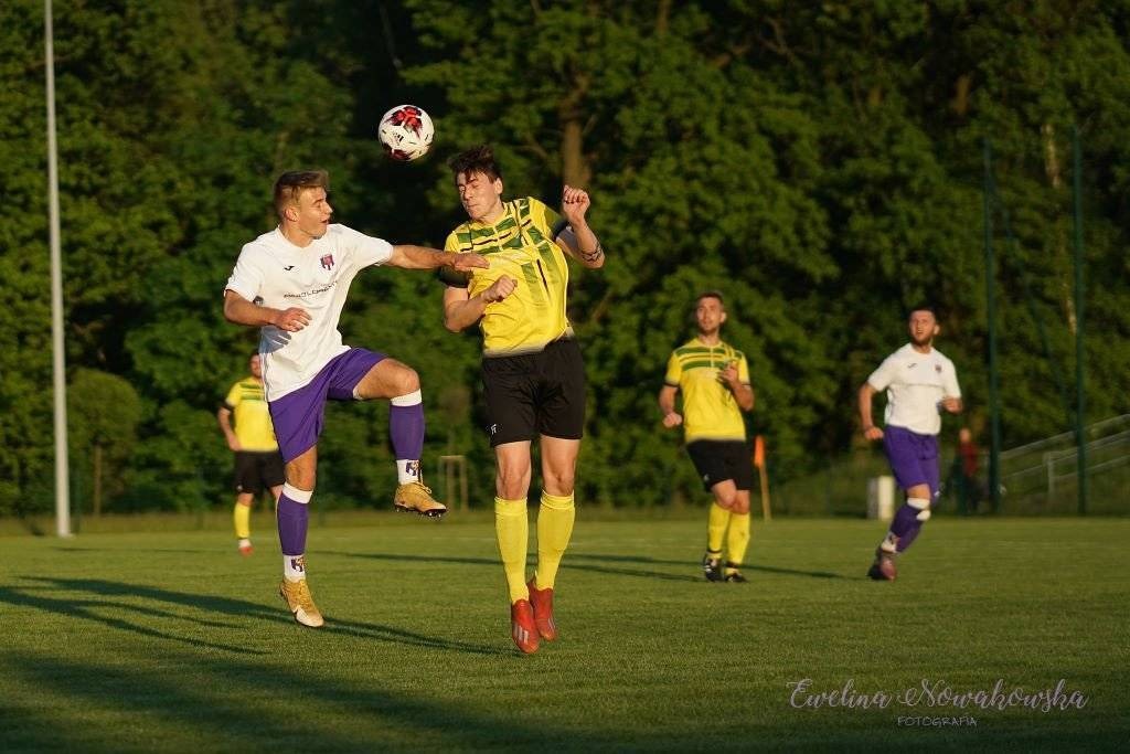 Wygrana TS Hejnału. Pięć bramek braci Dudziców