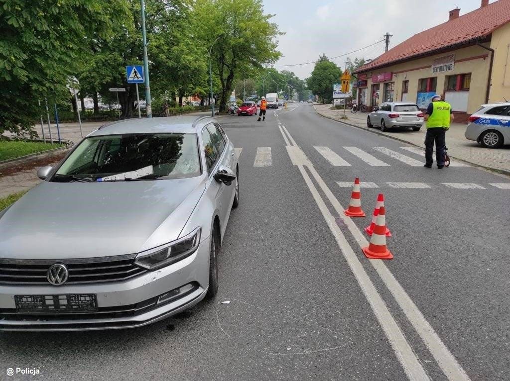 Wypadek w Brzeszczach. Rowerzysta trafił do szpitala – FOTO