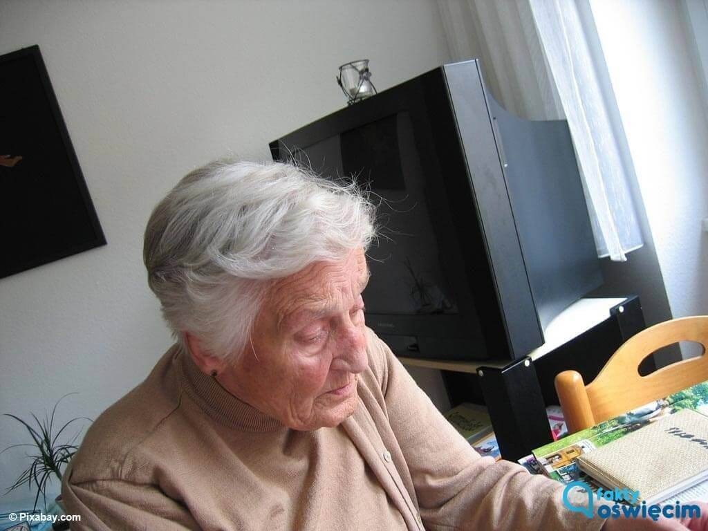 Podał się za policjanta. Seniorka wybrała numer 112