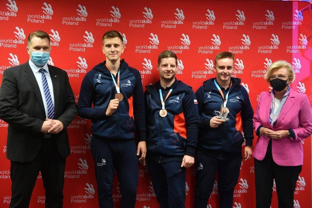 Polacy z trzema medalami w konkursie promującym edukację zawodową EuroSkills