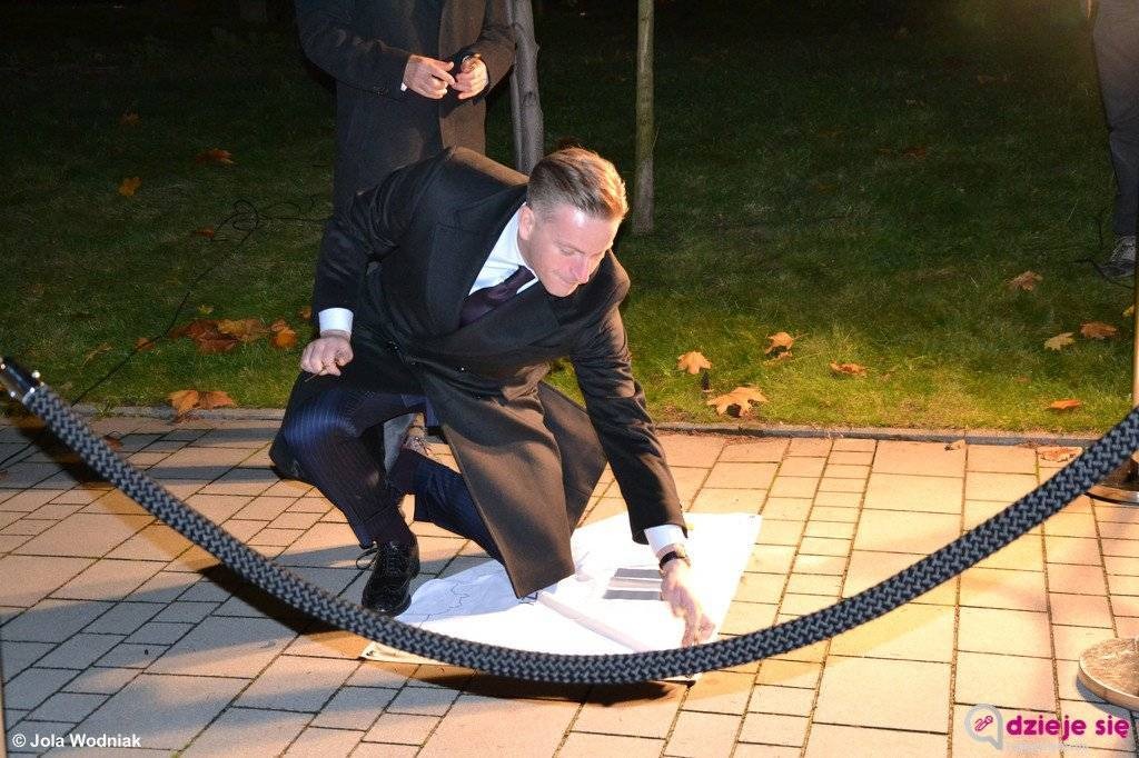 Grzebałkowska i Szejnert odsłonią tablice w Alei Pisarzy