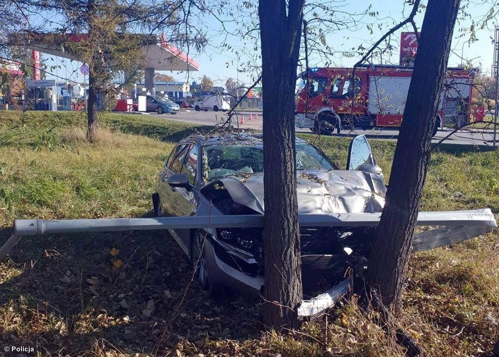 Stracił przytomność za kierownicą – FOTO