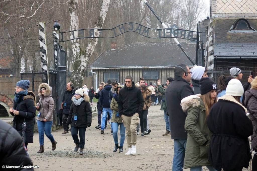 Bezpłatne pobyty studyjne dla polskich uczniów w muzeum Auschwitz