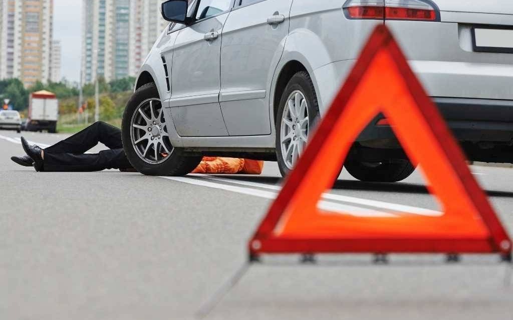 Weszła na jezdnię wprost przed samochód