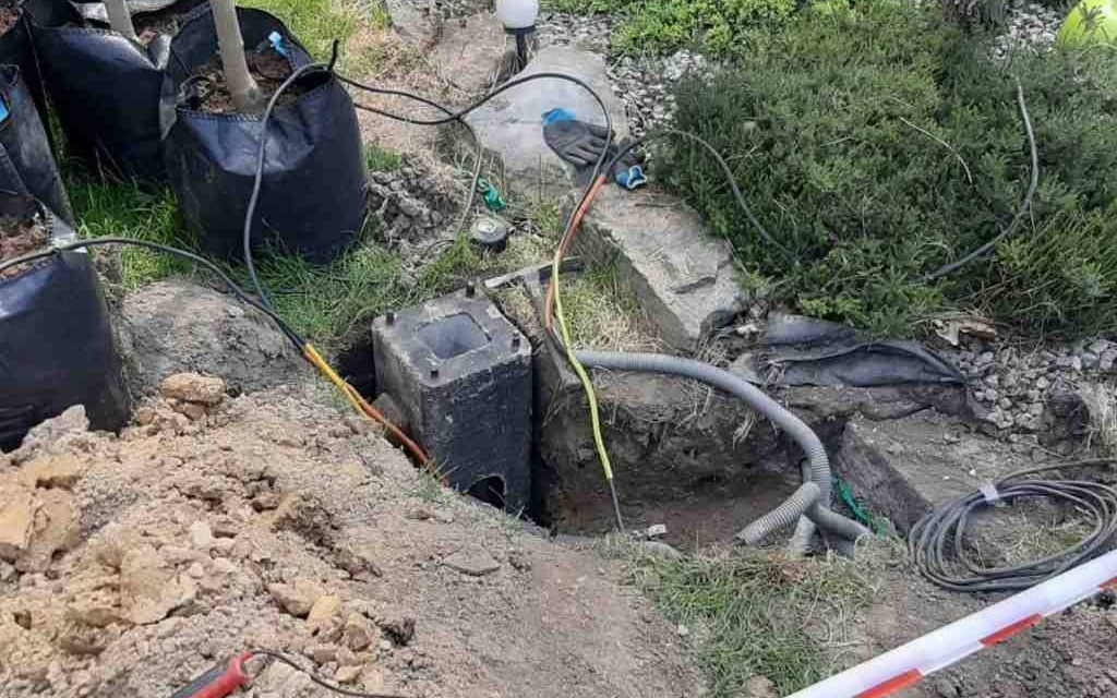 Elektryk porażony prądem