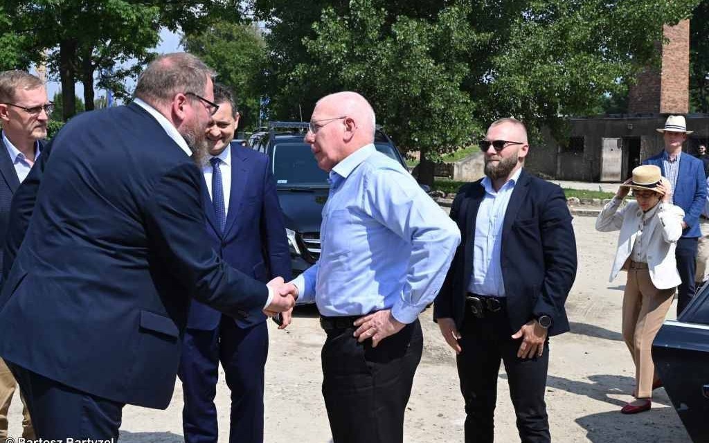 Gubernator generalny Australii odwiedził muzeum Auschwitz