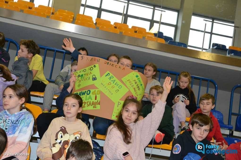 Dziecko to także człowiek tylko, że jeszcze mały – FOTO