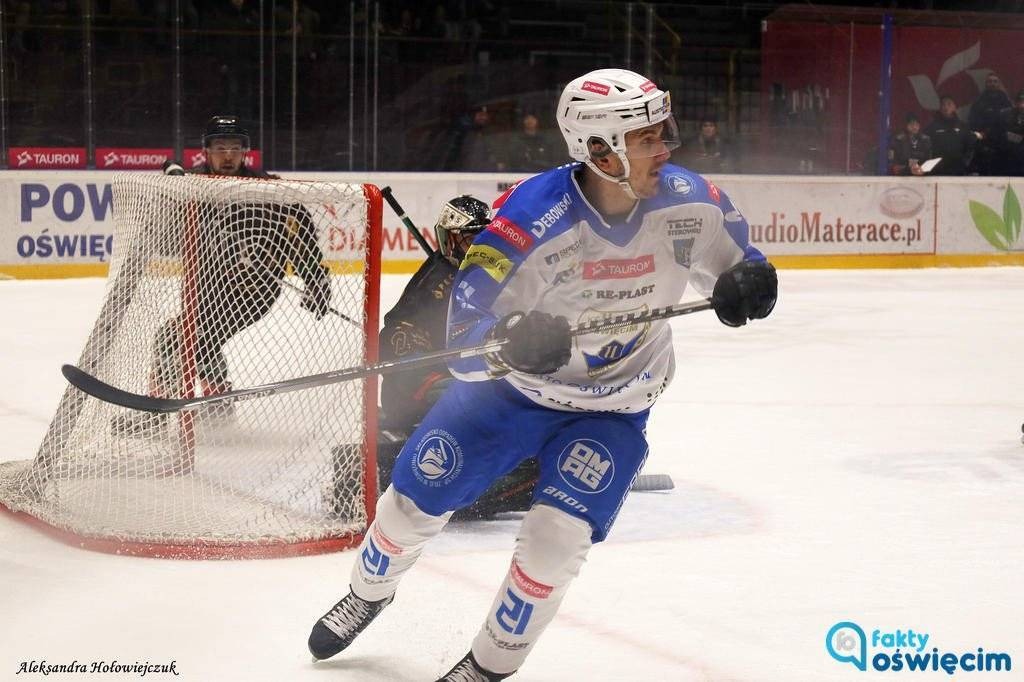 Biało-niebiescy w połowie drogi – FOTO