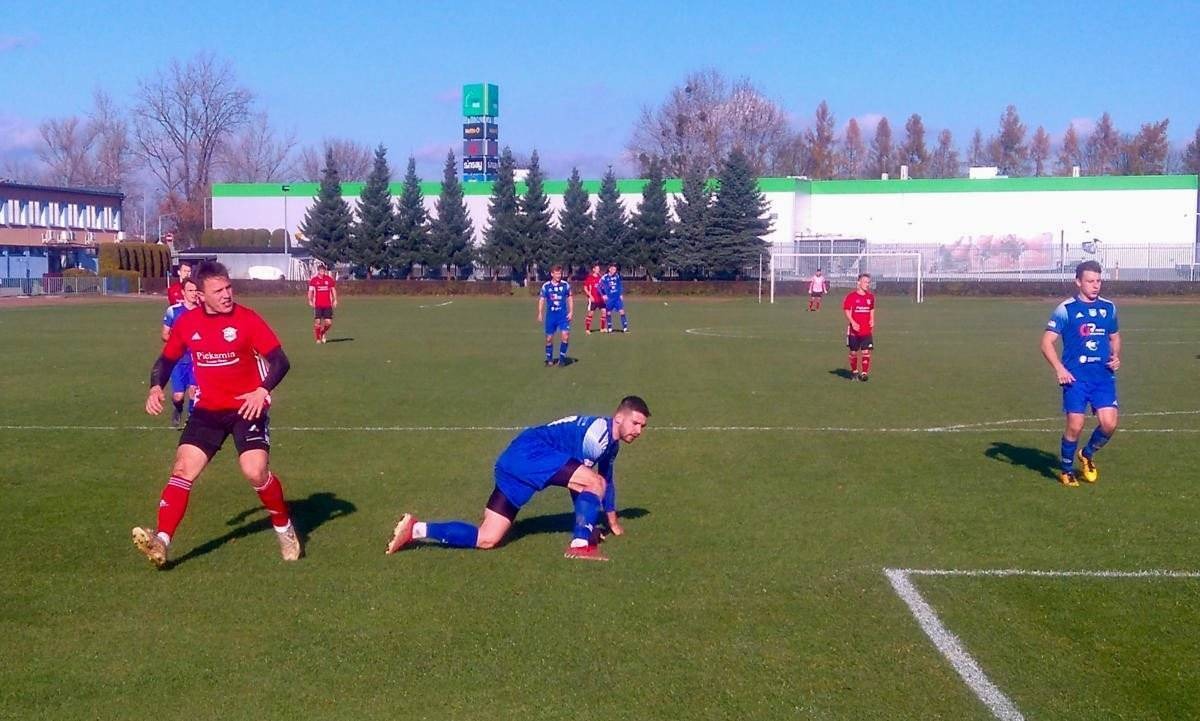 Sobota na stadionach. Unia remisuje w Barcicach