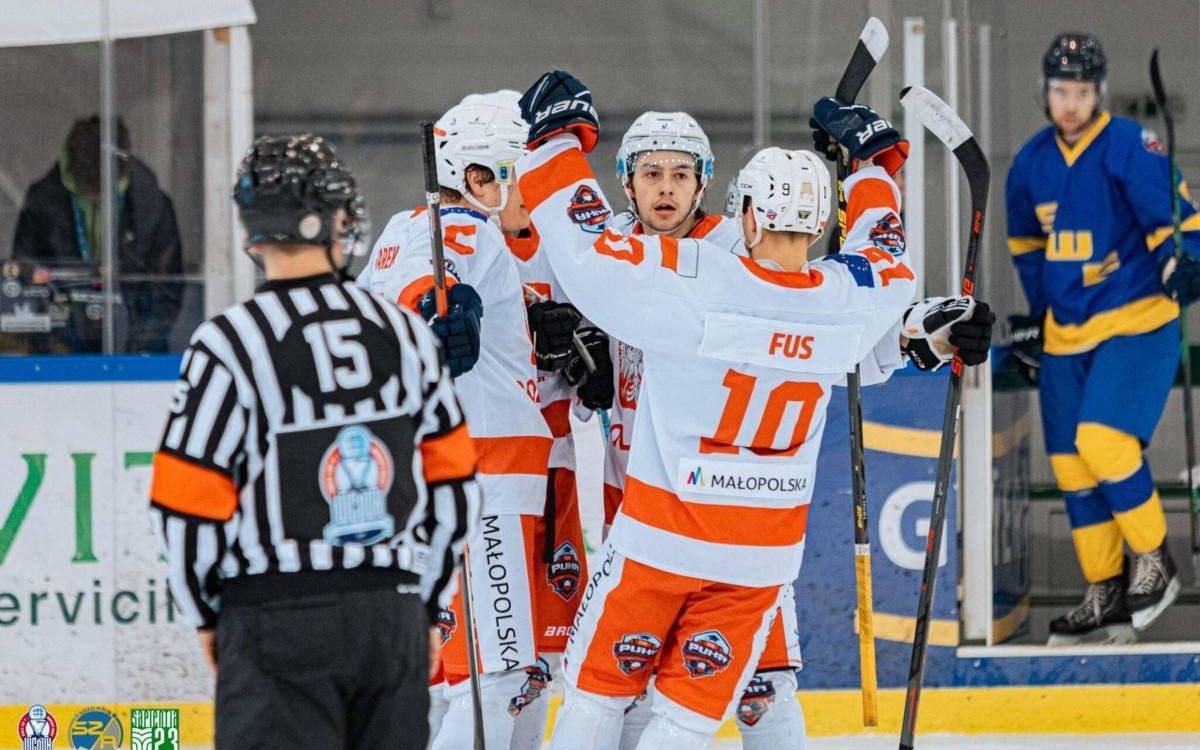 Hokejowi studenci zagrali z potęgami – FILM, FOTO